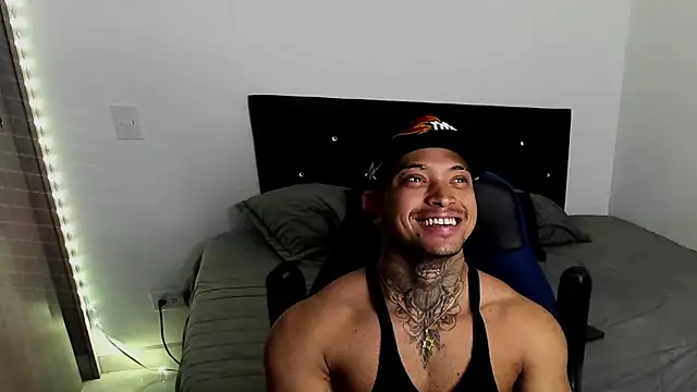 Stiven collins online show from March 2025 05:22:02 AM