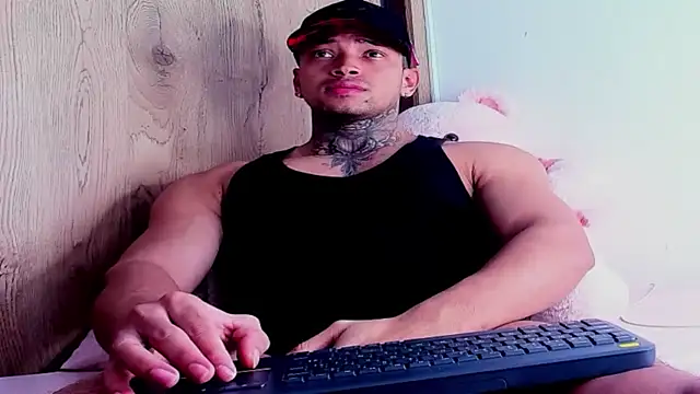 Stiven collins online show from December 2025 08:19:01 AM