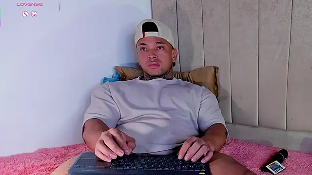 Snapshot of Stiven_collins chatting on April 2026 04:37:02 PM Stiven collins online show from April 2026 04:37:02 PM