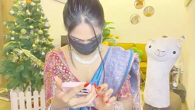 Snapshot of Monalisadon018 chatting on February 2026 06:56:01 AM Monalisadon018 online show from February 2026 06:56:01 AM