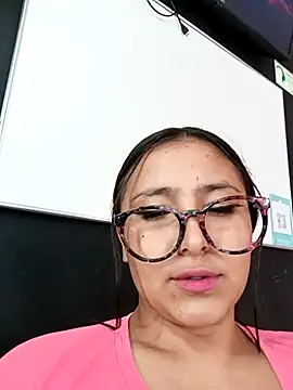 Snapshot of Cute_Penelope chatting on February 2025 03:14:01 PM Cute Penelope online show from February 2025 03:14:01 PM