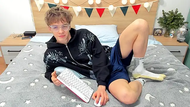 Fandi 777 online show from December 2024 12:34:02 PM