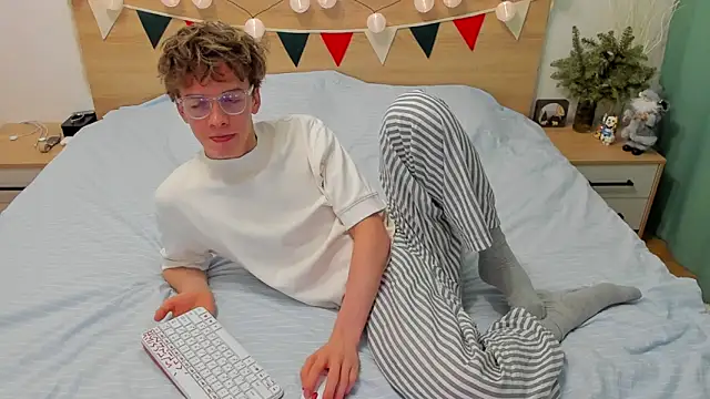 Fandi 777 online show from January 2025 12:26:01 PM