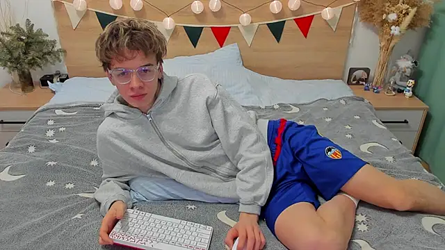 Fandi 777 online show from January 2025 05:37:01 AM