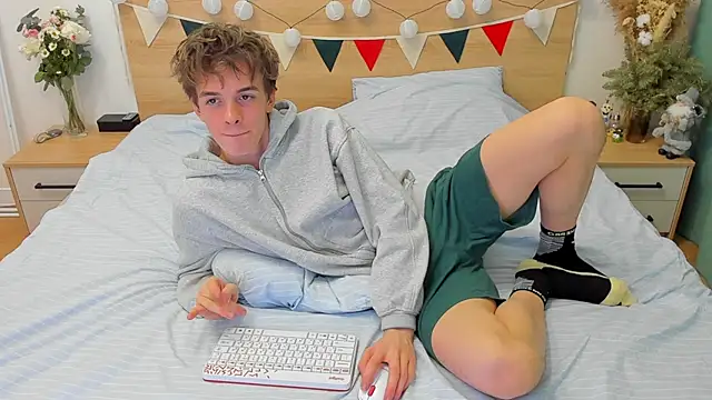 Fandi 777 online show from February 2025 10:32:01 PM