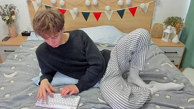 Fandi 777 online show from March 2025 10:57:02 AM