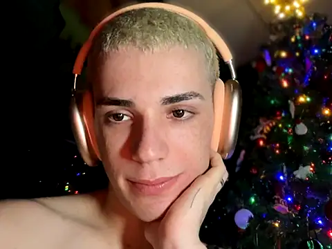 Cristian Delgado online show from December 2025 05:39:02 AM