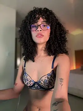 Snapshot of Lianh_Benett chatting on February 2025 07:48:01 AM Lianh Benett online show from February 2025 07:48:01 AM
