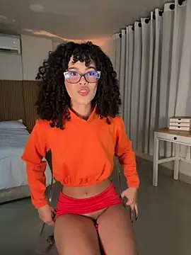 Lianh Benett online show from November 2025 02:35:01 AM