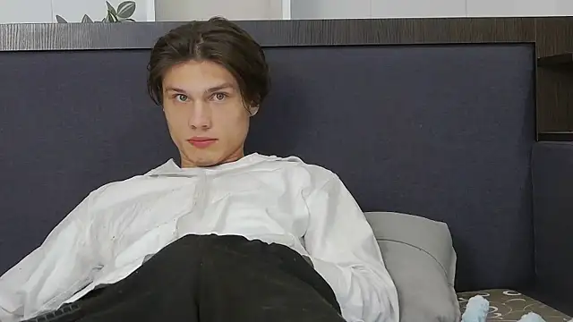 Snapshot of CalvinCay chatting on January 2025 01:10:01 AM CalvinCay online show from January 2025 01:10:01 AM