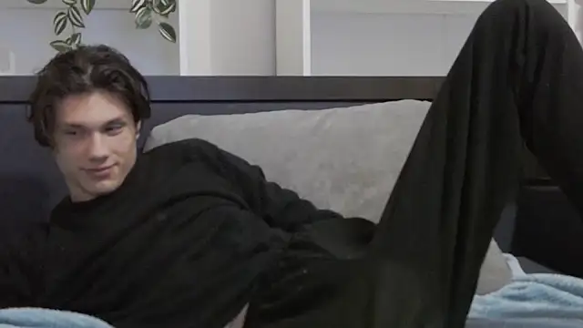 Snapshot of CalvinCay chatting on January 2025 02:25:01 AM CalvinCay online show from January 2025 02:25:01 AM