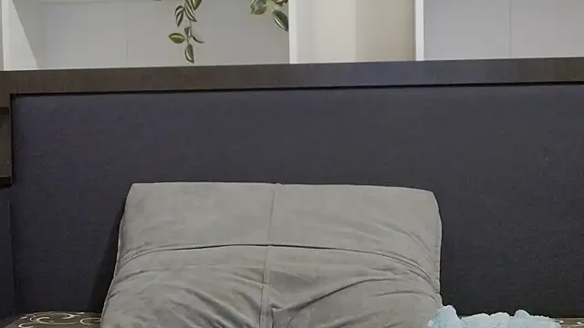 Snapshot of CalvinCay chatting on January 2025 10:49:02 PM CalvinCay online show from January 2025 10:49:02 PM