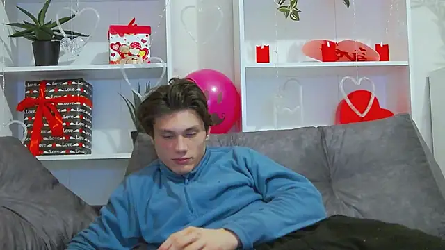 Snapshot of CalvinCay chatting on February 2025 03:52:02 AM CalvinCay online show from February 2025 03:52:02 AM