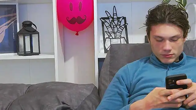 Snapshot of CalvinCay chatting on February 2025 11:41:02 PM CalvinCay online show from February 2025 11:41:02 PM