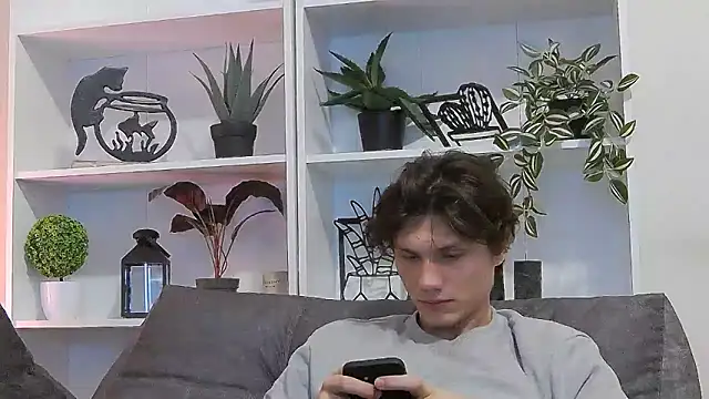 Snapshot of CalvinCay chatting on March 2025 08:42:02 AM CalvinCay online show from March 2025 08:42:02 AM