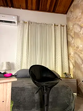 Snapshot of emilyrojas chatting on November 2025 12:15:02 PM emilyrojas online show from November 2025 12:15:02 PM