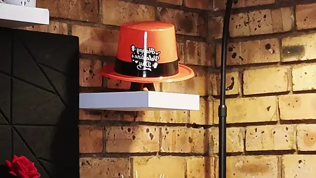 Snapshot of Astoria_Moon chatting on February 2026 07:32:02 PM Astoria Moon online show from February 2026 07:32:02 PM