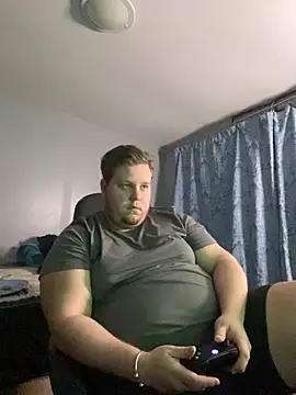 Lukeyboy027 online show from December 2025 09:46:02 PM