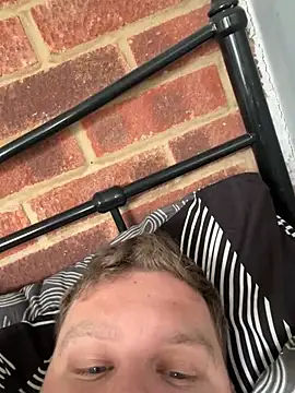 Lukeyboy027 online show from April 2026 11:37:01 AM