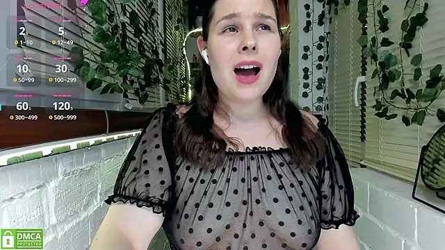 Snapshot of Candys_booty chatting on December 2024 11:08:02 PM Candys booty online show from December 2024 11:08:02 PM
