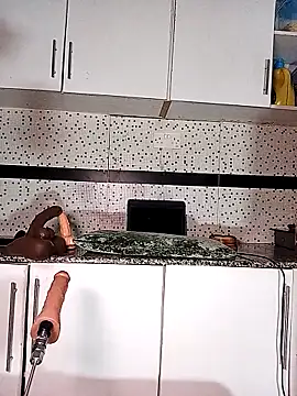 Snapshot of Bella045 chatting on December 2025 06:28:01 PM Bella045 online show from December 2025 06:28:01 PM