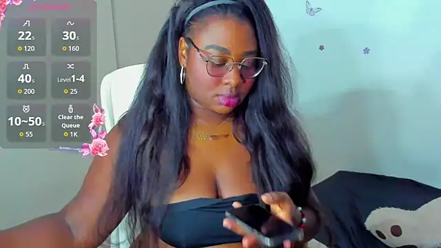 Snapshot of Naomii_King chatting on June 2026 01:59:02 AM Naomii King online show from June 2026 01:59:02 AM
