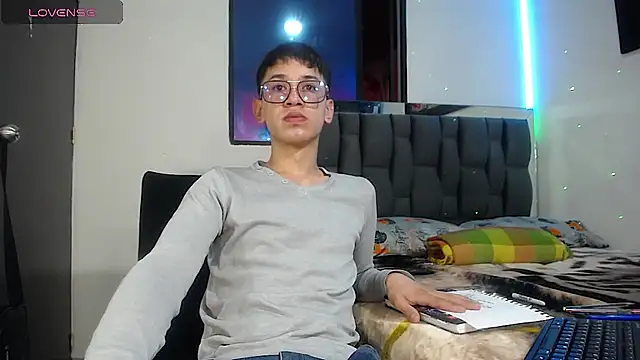 Snapshot of Mr_daren_ chatting on January 2025 06:02:01 PM Mr daren online show from January 2025 06:02:01 PM