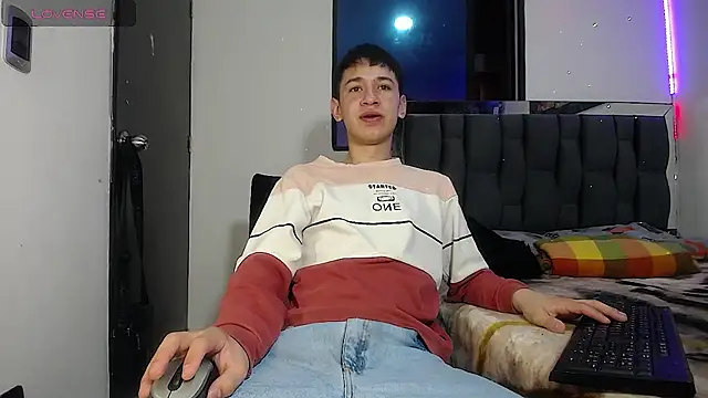 Snapshot of Mr_daren_ chatting on March 2025 02:57:01 PM Mr daren online show from March 2025 02:57:01 PM