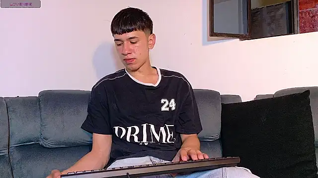 Snapshot of Mr_daren_ chatting on October 2025 06:07:02 PM Mr daren online show from October 2025 06:07:02 PM