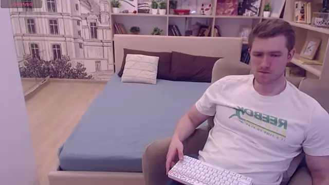 Snapshot of EthanPinkman chatting on March 2025 06:24:02 AM EthanPinkman online show from March 2025 06:24:02 AM