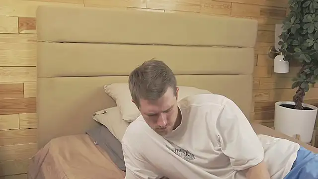 EthanPinkman online show from November 2025 04:01:02 AM