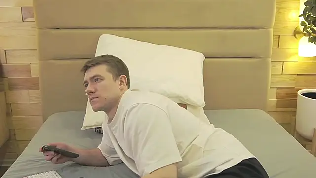 Snapshot of EthanPinkman chatting on February 2026 05:03:02 AM EthanPinkman online show from February 2026 05:03:02 AM