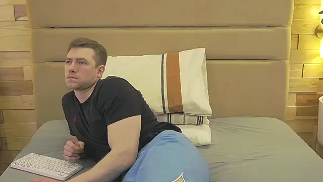 Snapshot of EthanPinkman chatting on February 2026 06:26:01 AM EthanPinkman online show from February 2026 06:26:01 AM