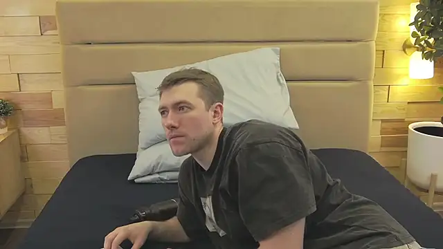 Snapshot of EthanPinkman chatting on February 2026 04:22:01 AM EthanPinkman online show from February 2026 04:22:01 AM