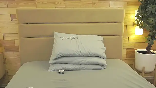 Snapshot of EthanPinkman chatting on February 2026 03:40:01 AM EthanPinkman online show from February 2026 03:40:01 AM