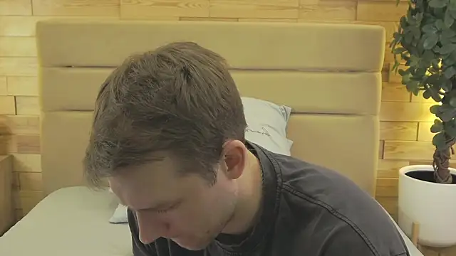 Snapshot of EthanPinkman chatting on March 2026 03:45:02 AM EthanPinkman online show from March 2026 03:45:02 AM