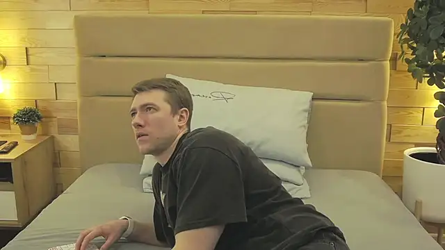 Snapshot of EthanPinkman chatting on March 2026 04:06:02 AM EthanPinkman online show from March 2026 04:06:02 AM