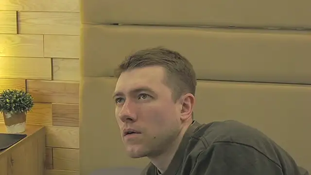 Snapshot of EthanPinkman chatting on March 2026 03:32:01 AM EthanPinkman online show from March 2026 03:32:01 AM