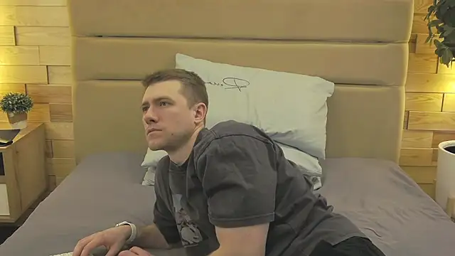 Snapshot of EthanPinkman chatting on March 2026 04:16:01 AM EthanPinkman online show from March 2026 04:16:01 AM