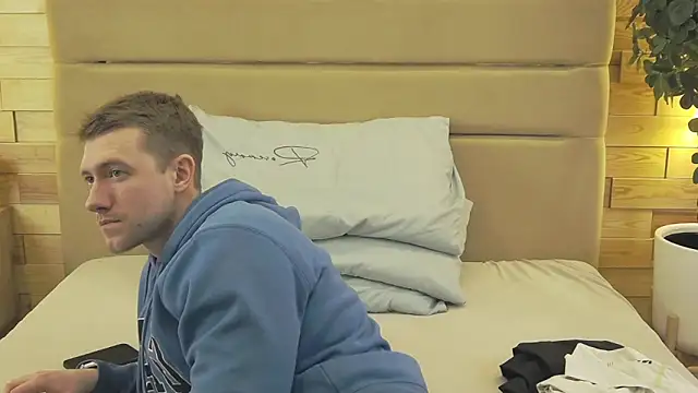 Snapshot of EthanPinkman chatting on March 2026 04:18:01 AM EthanPinkman online show from March 2026 04:18:01 AM