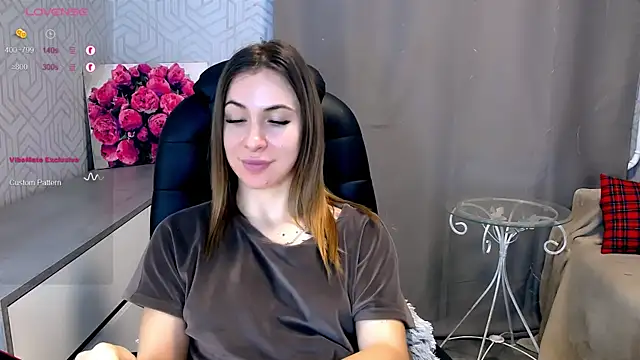 Snapshot of Naughty__Megan chatting on February 2025 08:33:01 AM Naughty Megan online show from February 2025 08:33:01 AM