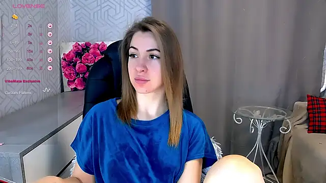 Snapshot of Naughty__Megan chatting on February 2025 09:35:01 AM Naughty Megan online show from February 2025 09:35:01 AM
