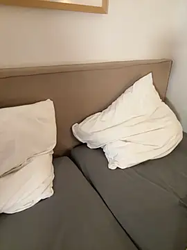 Alisa-Marie online show from November 2025 04:06:01 PM