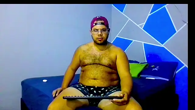 Evert hairyboy online show from December 2025 05:18:02 PM