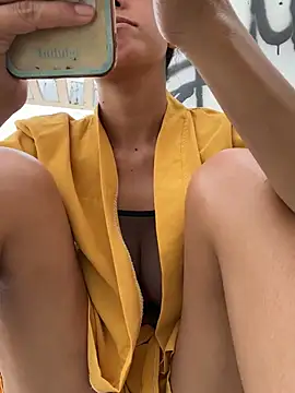 Snapshot of 2HotAsain4u chatting on January 2025 03:58:01 AM 2HotAsain4u online show from January 2025 03:58:01 AM