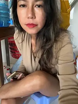 Snapshot of 2HotAsain4u chatting on February 2025 12:17:01 AM 2HotAsain4u online show from February 2025 12:17:01 AM