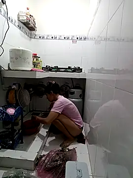 Snapshot of 2HotAsain4u chatting on February 2025 12:33:01 PM 2HotAsain4u online show from February 2025 12:33:01 PM