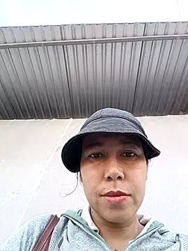 Snapshot of 2HotAsain4u chatting on December 2025 01:43:02 AM 2HotAsain4u online show from December 2025 01:43:02 AM