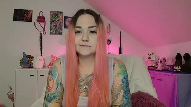 Snapshot of PinkHurricaneOfficial chatting on September 2025 02:20:01 PM PinkHurricaneOfficial online show from September 2025 02:20:01 PM