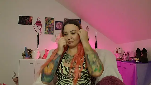 Snapshot of PinkHurricaneOfficial chatting on September 2025 01:14:02 PM PinkHurricaneOfficial online show from September 2025 01:14:02 PM